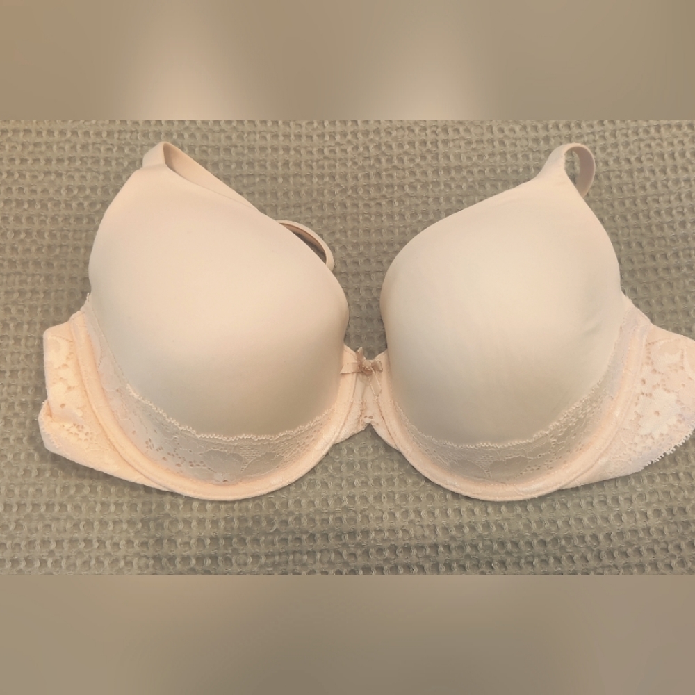 NWOT Body by Victoria lightly lined full coverage bra 34DD